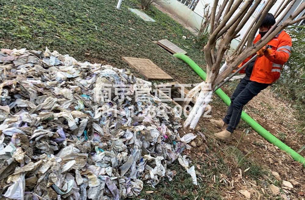 315长虹路化粪池垃圾清理